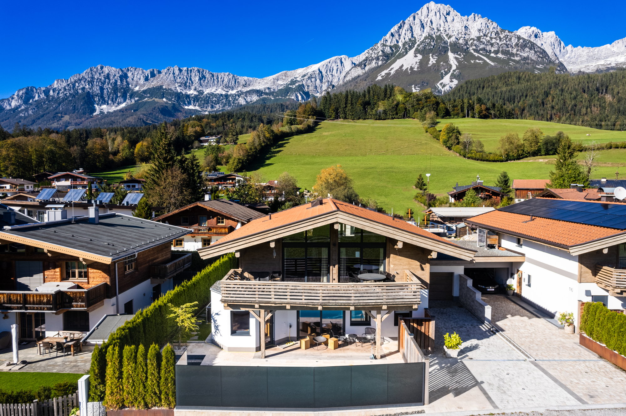 Komplett und luxuriös eingerichtetes  Landhaus am Golfplatz von Ellmau in Tirol