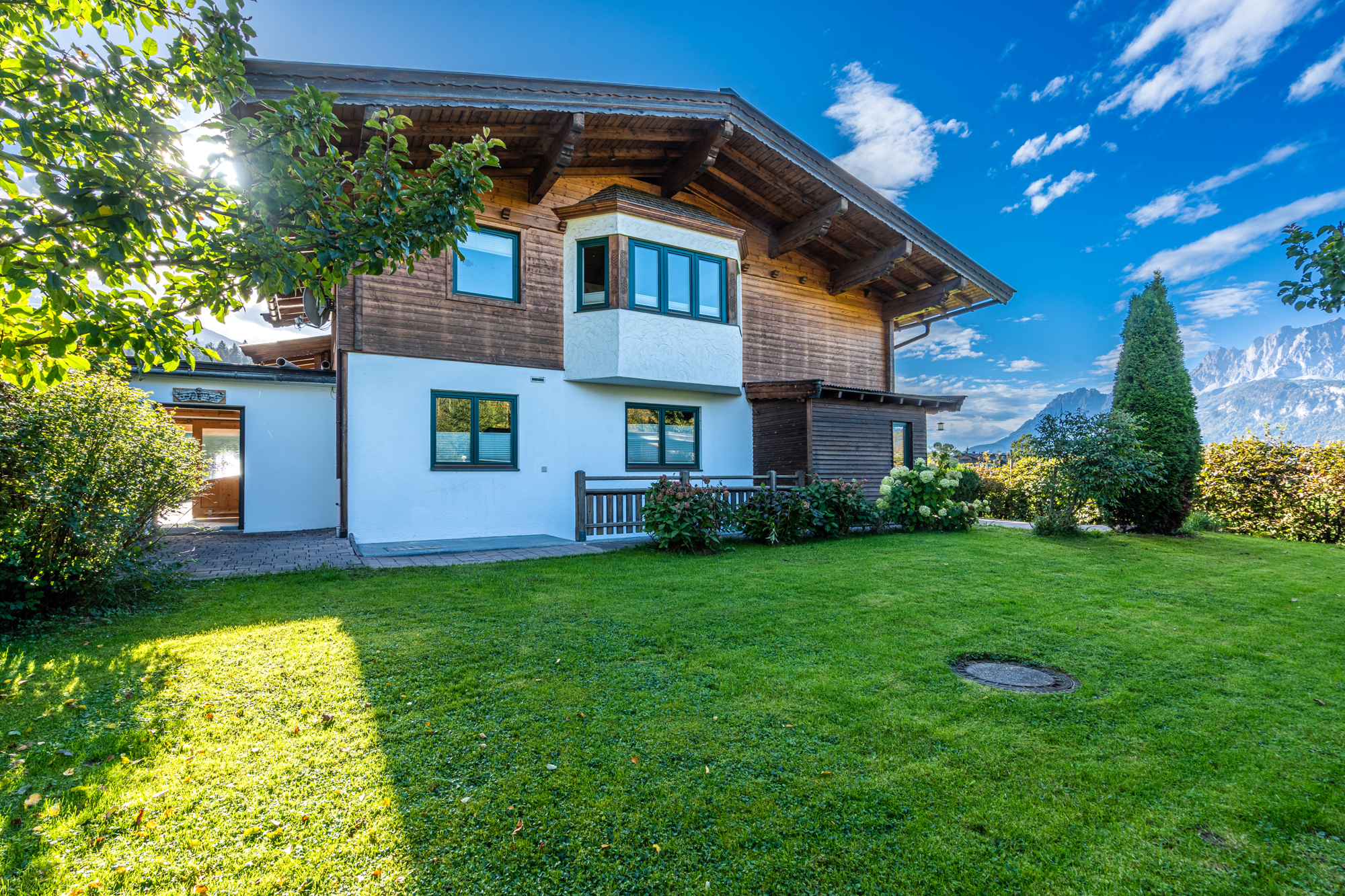 Doppelhaushälfte im Landhausstil in St. Johann in Tirol